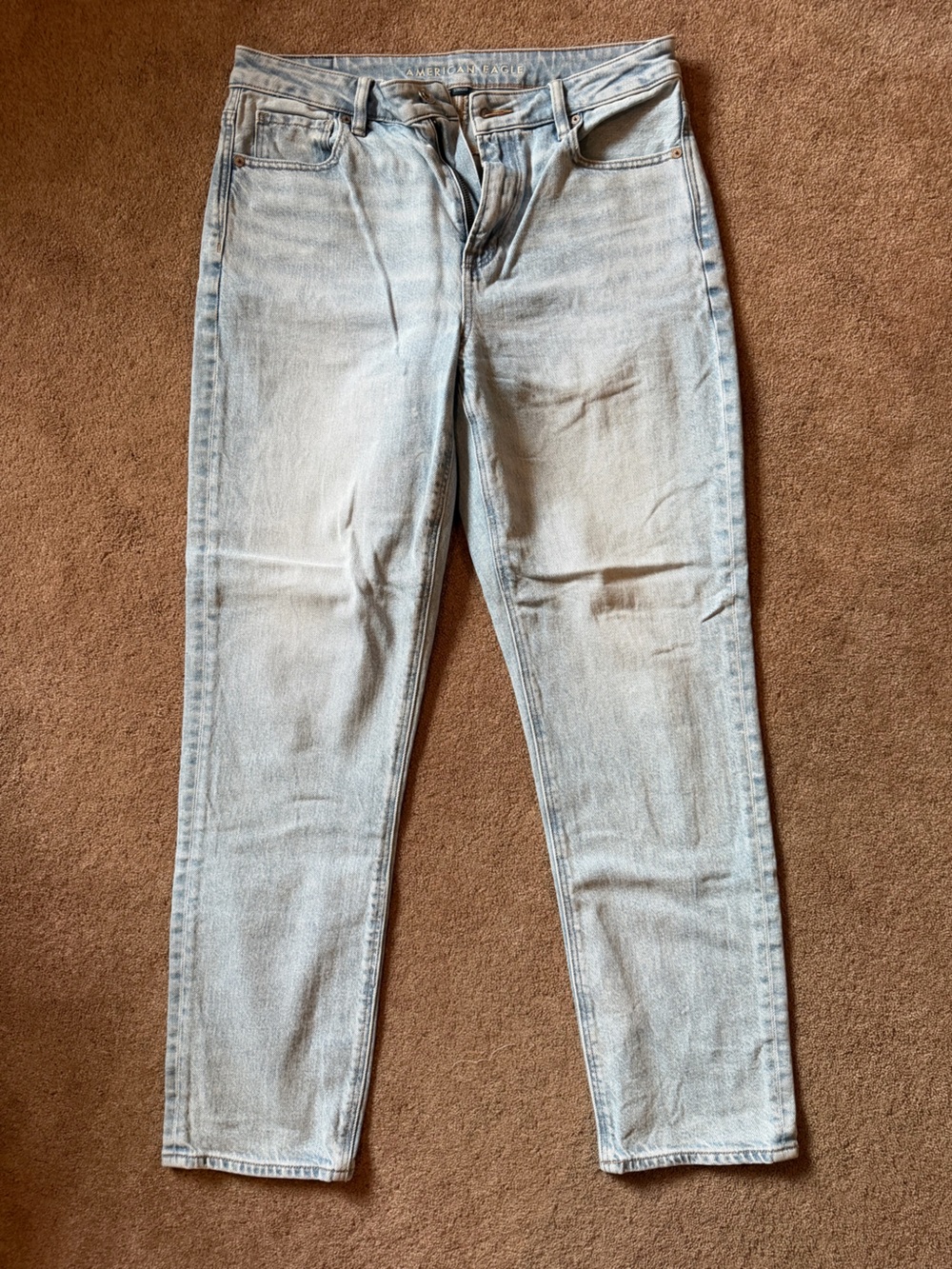 American Eagle strigid mom Jean